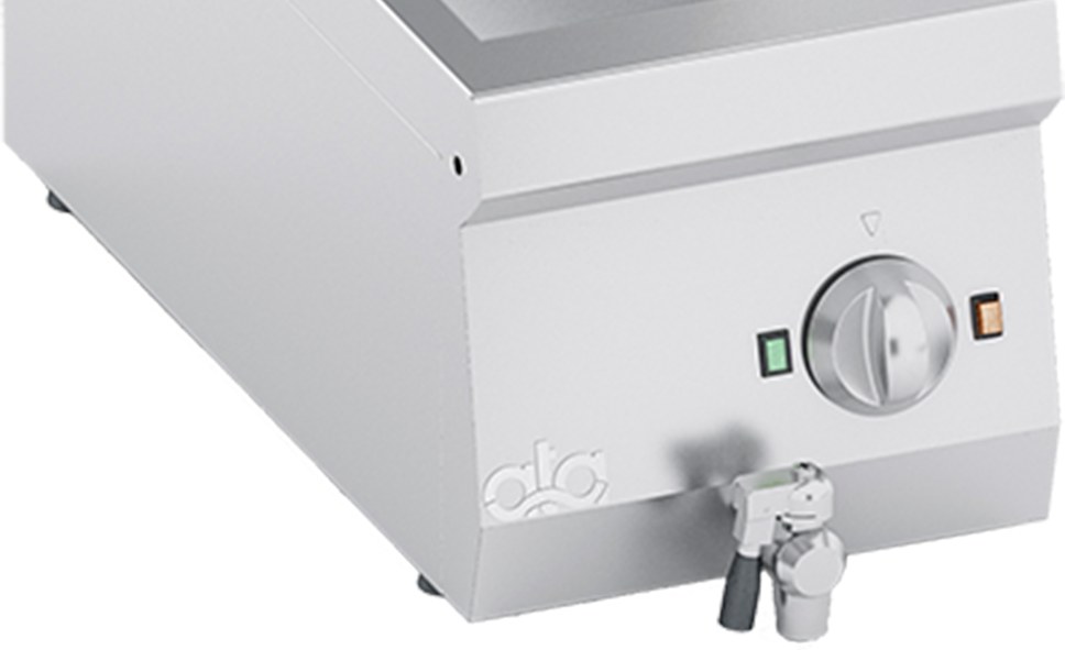 ATA K6EBM05TT – bain-marie electric 3/4 GN, de banc 6 Bain marie electric ATA K6EBM05TT – detaliu cu panoul de comandă